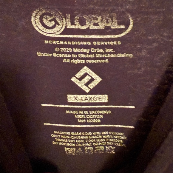 Official Motley Crew Tee - Picture 2 of 4